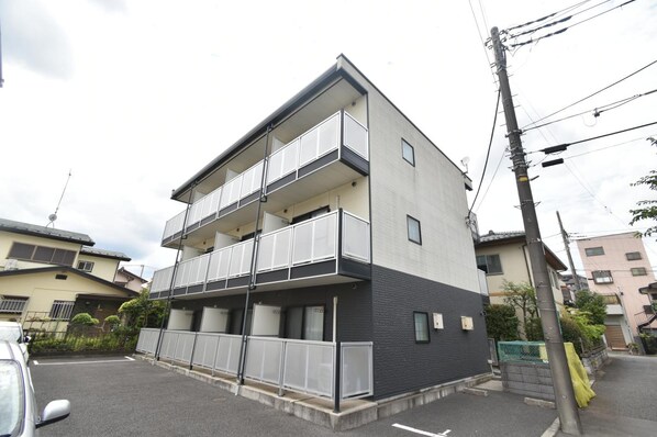 レオパレスホヌの物件外観写真